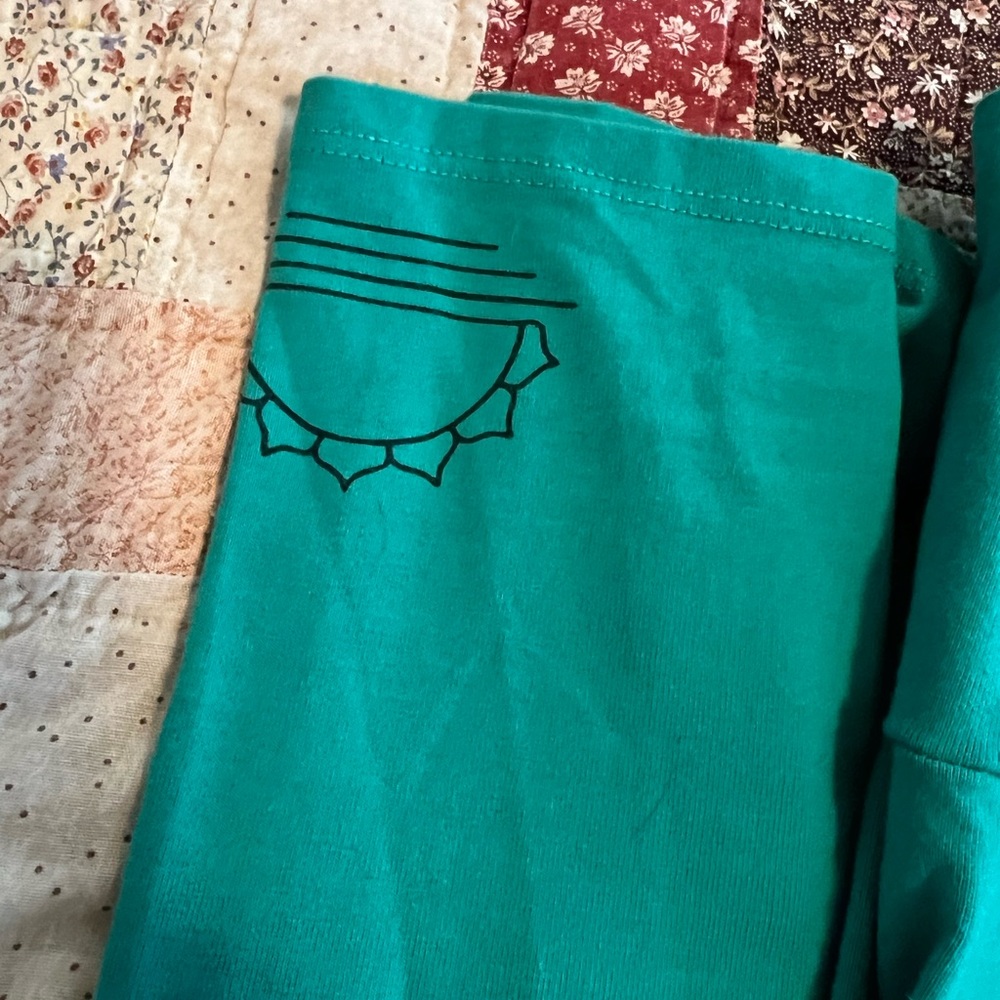 Green Mermaid Scale Leggings - Picture 3 of 11